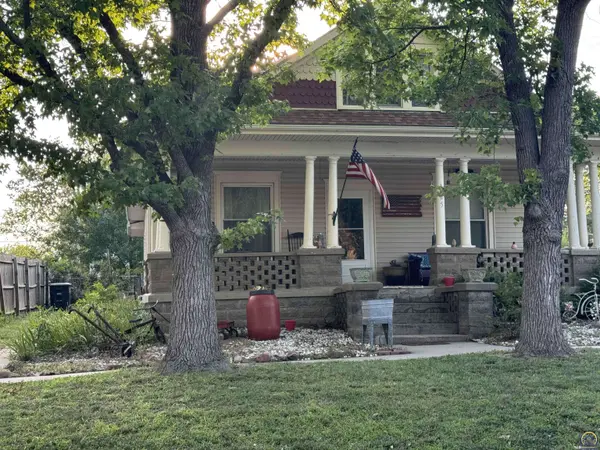 325 Kansas AVE, Alma, KS 66401