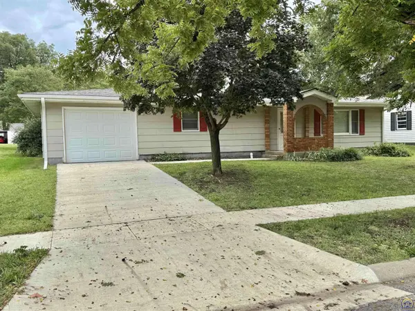 312 Iowa St, Alma, KS 66401