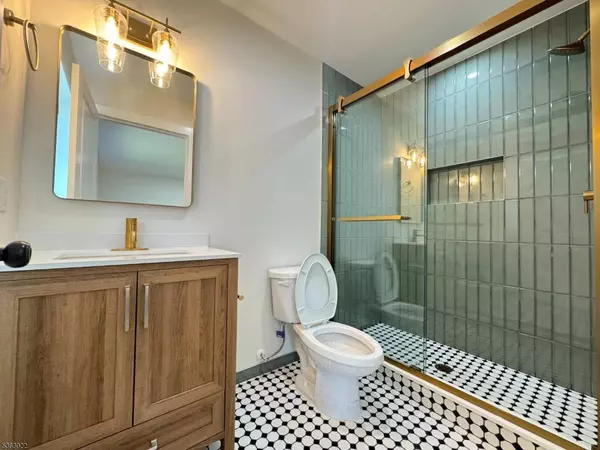 11 Edwin Pl, Newark City, NJ 07112