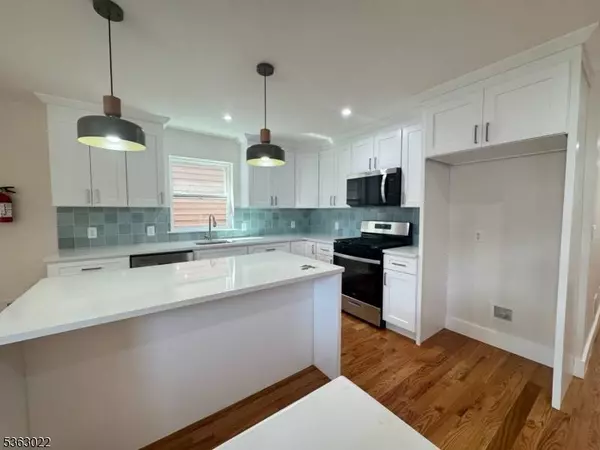 11 Edwin Pl, Newark City, NJ 07112