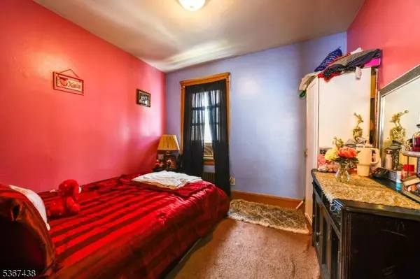 331 Dakota St, Paterson City, NJ 07503