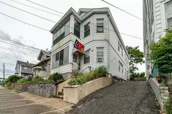 331 Dakota St, Paterson City, NJ 07503