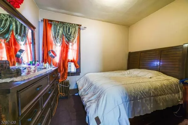 331 Dakota St, Paterson City, NJ 07503