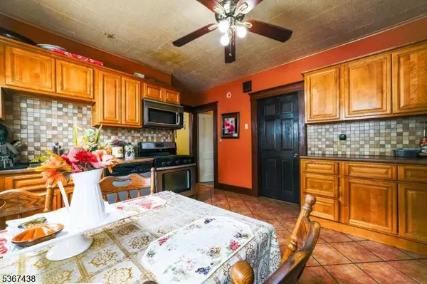 331 Dakota St, Paterson City, NJ 07503