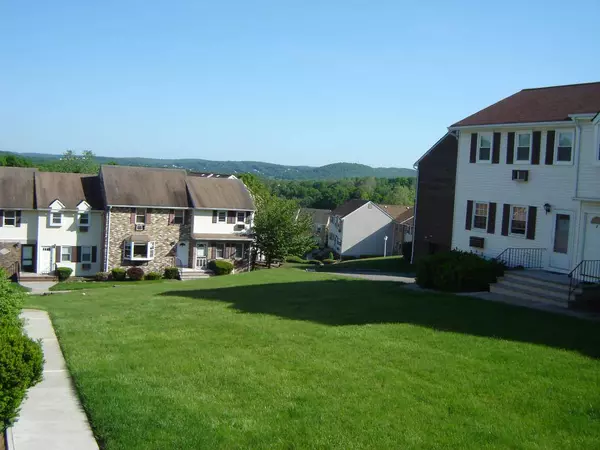 9 Lakeview Ave, Mount Olive Twp., NJ 07828