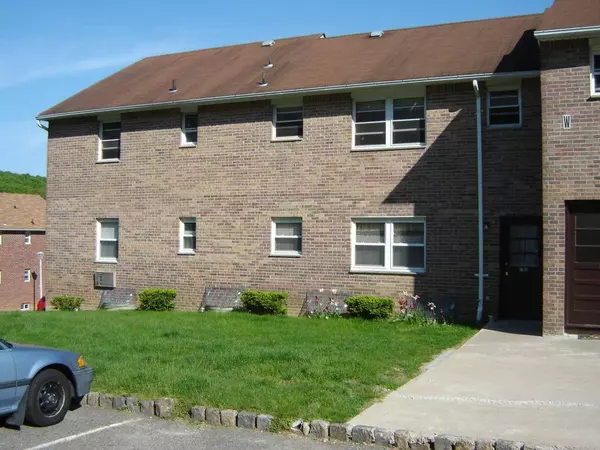 9 Lakeview Ave, Mount Olive Twp., NJ 07828