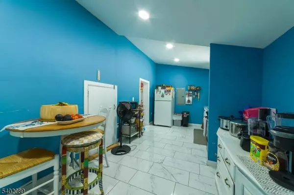 9 Lakeview Ave, Mount Olive Twp., NJ 07828