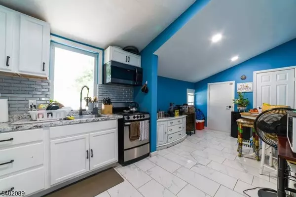 9 Lakeview Ave, Mount Olive Twp., NJ 07828