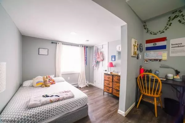 9 Lakeview Ave, Mount Olive Twp., NJ 07828