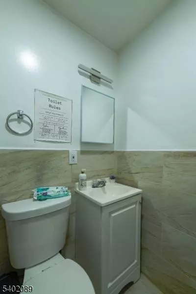 9 Lakeview Ave, Mount Olive Twp., NJ 07828