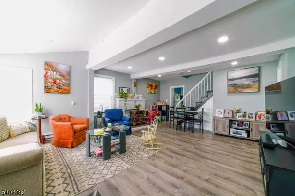 9 Lakeview Ave, Mount Olive Twp., NJ 07828