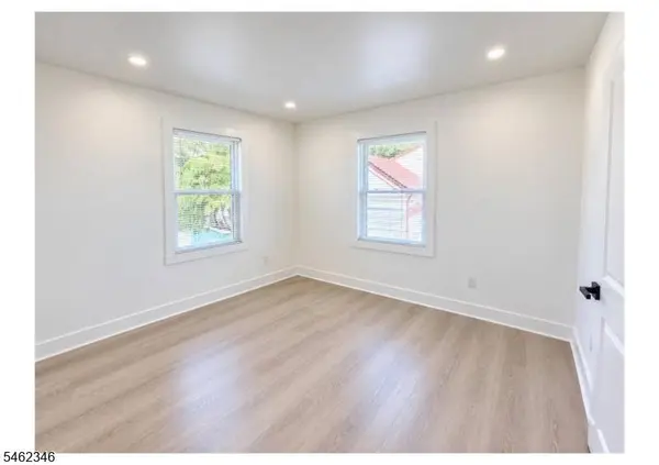 49 E Buckingham Ave, Mount Ephraim Boro, NJ 08059