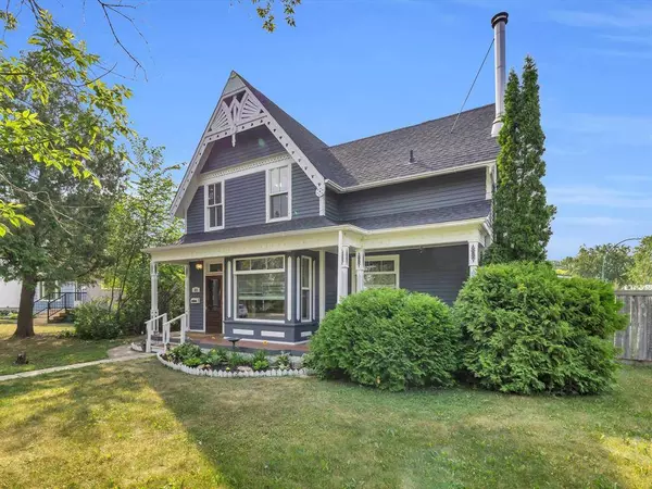 323 Eveline ST, Selkirk, MB R1A 1M9