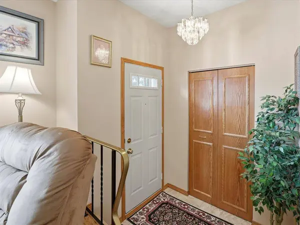 78 Marbury RD, Winnipeg, MB R2P 0E4