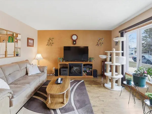 78 Marbury RD, Winnipeg, MB R2P 0E4