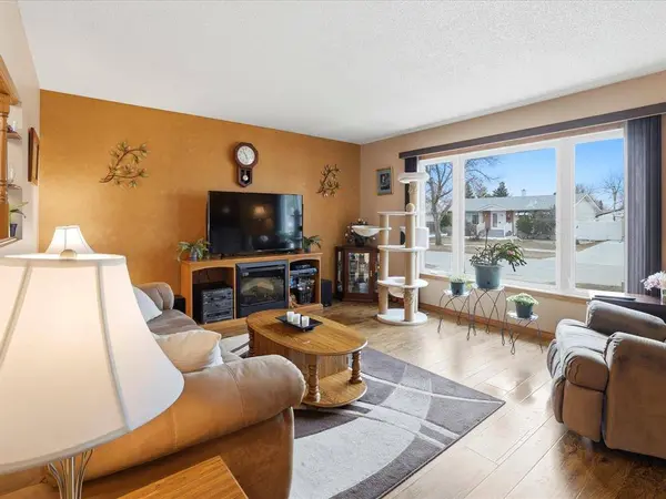 78 Marbury RD, Winnipeg, MB R2P 0E4