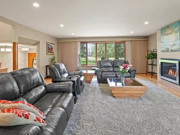 25105 Ashfield RD, East Selkirk, MB R5M 0E6