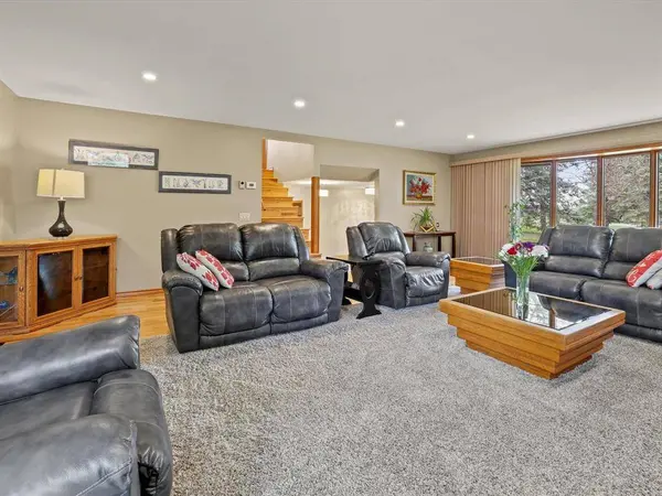 25105 Ashfield RD, East Selkirk, MB R5M 0E6