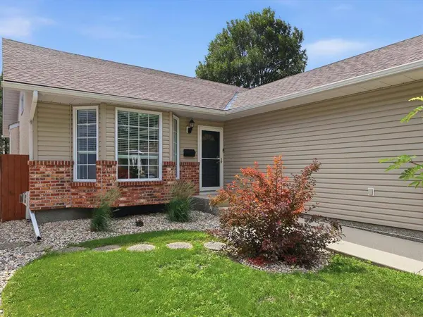 91 Beachside Bay, Winnipeg, MB R3W 1L5