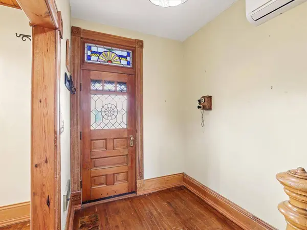 323 Eveline ST, Selkirk, MB R1A 1M9