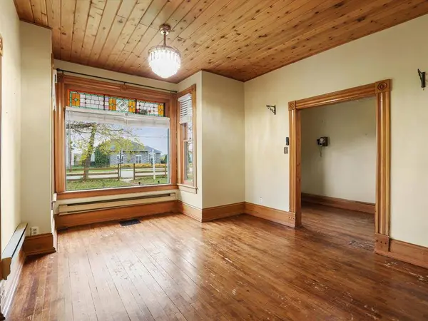 323 Eveline ST, Selkirk, MB R1A 1M9