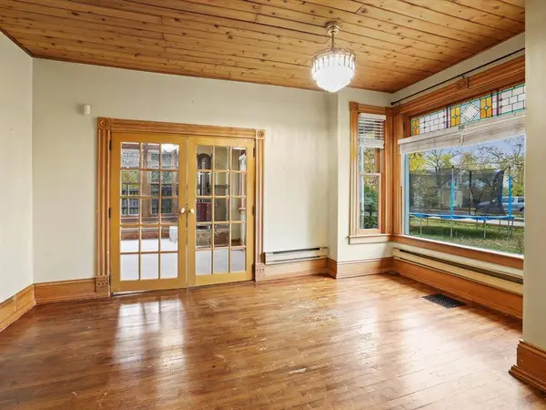 323 Eveline ST, Selkirk, MB R1A 1M9