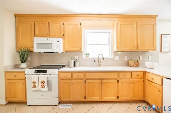 9003 Chester Forest CT, Chesterfield, VA 23237