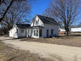 108 Cascade St SW, Hopkinton, IA 52237-7755