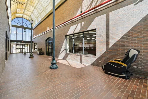 1 W Charles ST, Oelwein, IA 50662