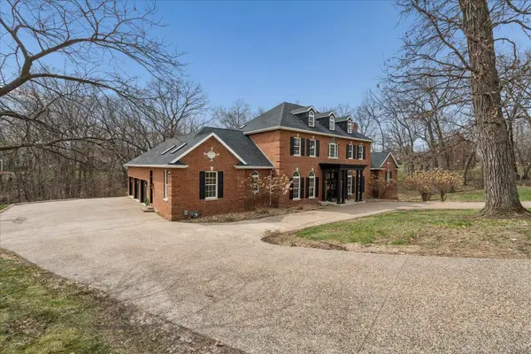 77 Roosevelt Drive, East Dubuque, IL 61025