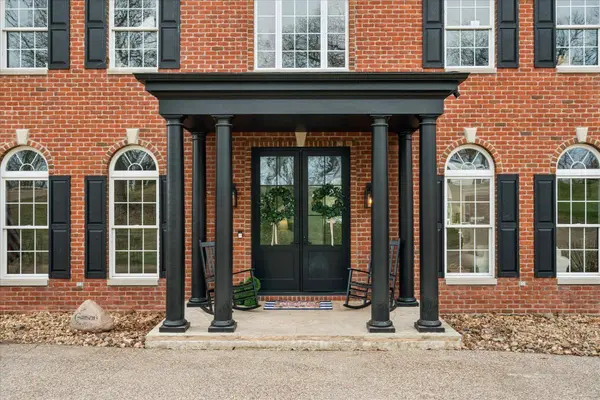 77 Roosevelt Drive, East Dubuque, IL 61025