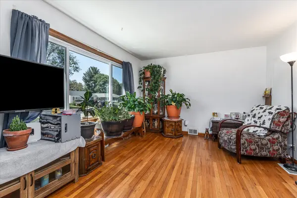 215 Jones Ave, Maquoketa, IA 52060-2720