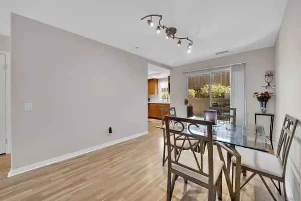 1414 Janis Lynn Ln, Vista, CA 92083