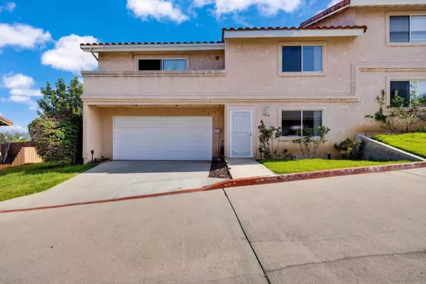 1414 Janis Lynn Ln, Vista, CA 92083