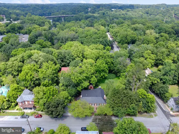 211 E HIGH ST, Shepherdstown, WV 25443