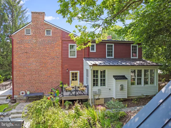 211 E HIGH ST, Shepherdstown, WV 25443