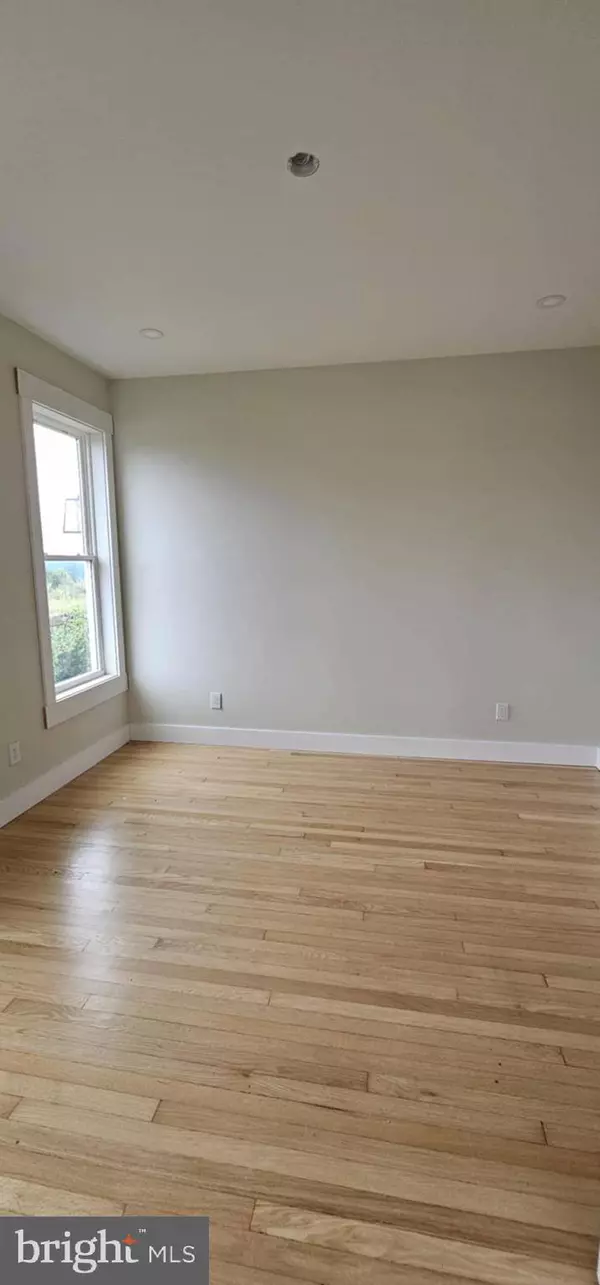 185 S APPLE RIDGE RD, Romney, WV 26757