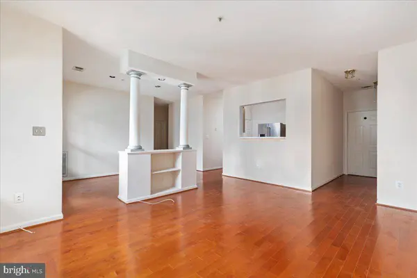 1705 LAKE SHORE CREST DR #25, Reston, VA 20190