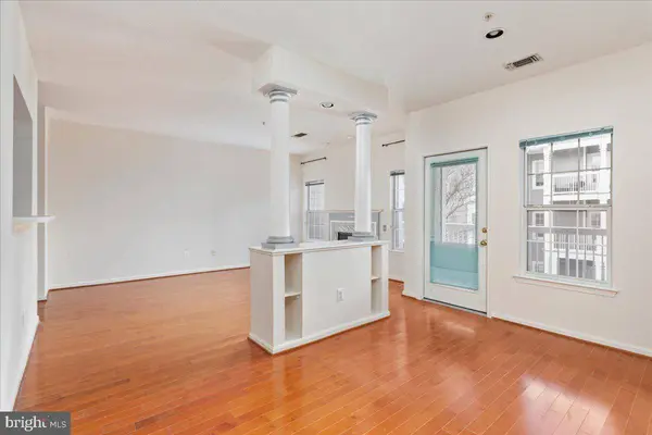 1705 LAKE SHORE CREST DR #25, Reston, VA 20190