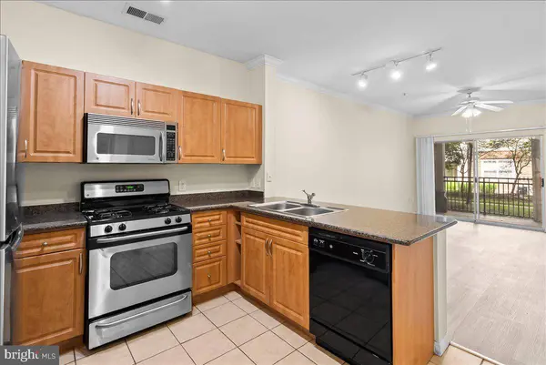 12913 CENTRE PARK CIR #103, Herndon, VA 20171