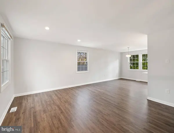 13143 MELVILLE LN, Fairfax, VA 22033