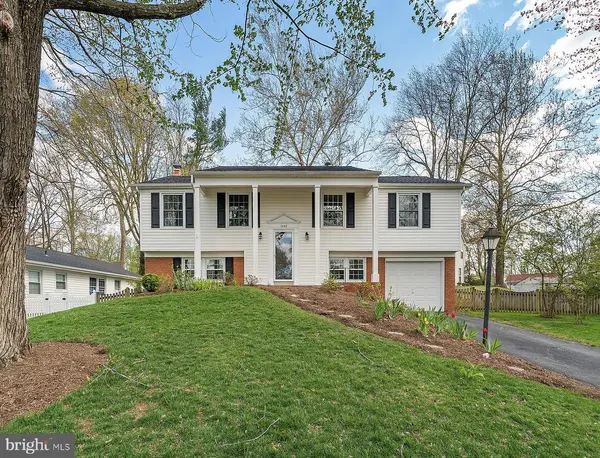 13143 MELVILLE LN, Fairfax, VA 22033
