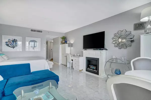 2600 N Flagler 413 DR 413, West Palm Beach, FL 33407