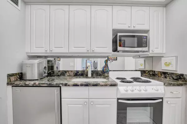 2600 N Flagler 413 DR 413, West Palm Beach, FL 33407