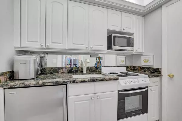 2600 N Flagler 413 DR 413, West Palm Beach, FL 33407