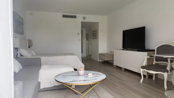 2600 N Flagler DR 313, West Palm Beach, FL 33407