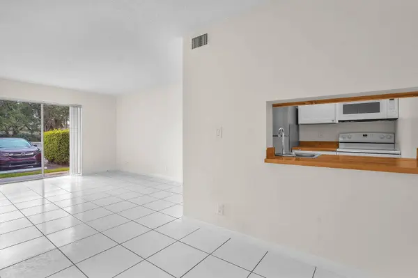 1854 Abbey RD #101, West Palm Beach, FL 33415