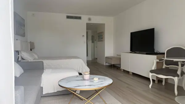 2600 N Flagler DR #313, West Palm Beach, FL 33407