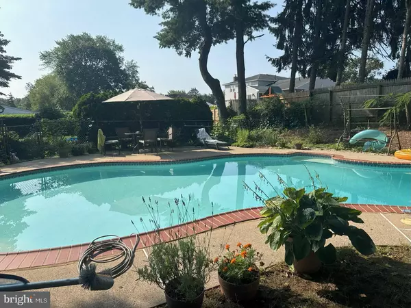 746 KILLDEER LN, Huntingdon Valley, PA 19006