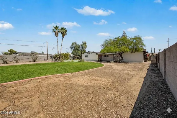2552 E BROWN Road, Mesa, AZ 85213